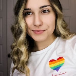 Meet your Posher, Caroline